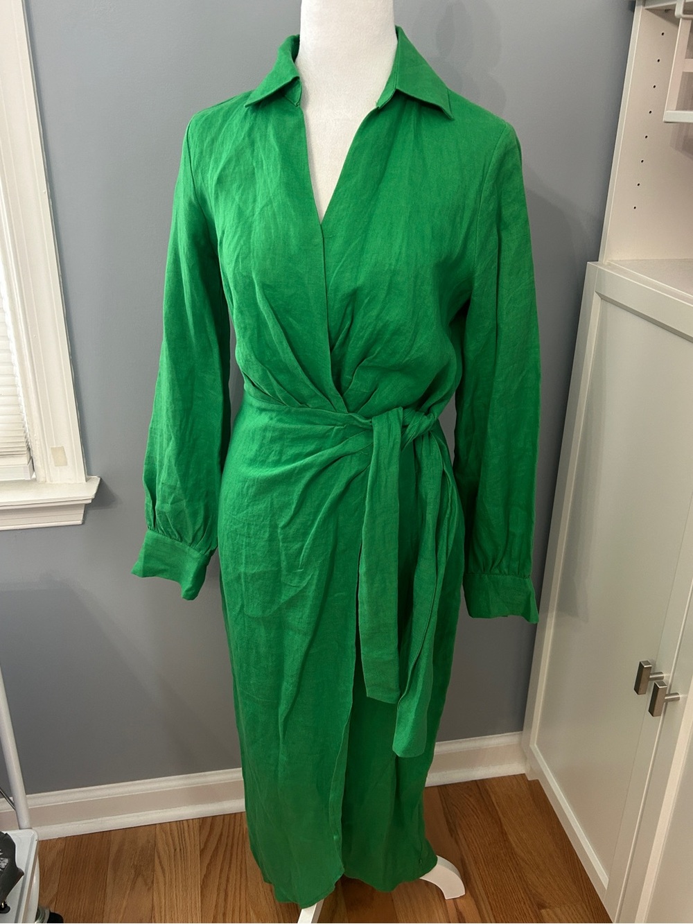 NWT Magaschoni Women's Size 4 Green Bee 100% Linen Long Sleeve Wrap Midi Dress